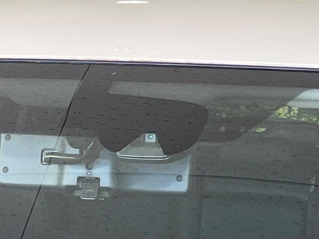 �y�G�}�[�W�F���V�[�u���[�L�z���s���ɑO���̎ԗ�����F�����A�Փ˂������Ȏ��͌x��ƃu���[�L�ŏՓˉ���Ɣ�Q�y�����A�V�X�g�B�����S�Ƀh���C�u�����y���݂��������܂��B