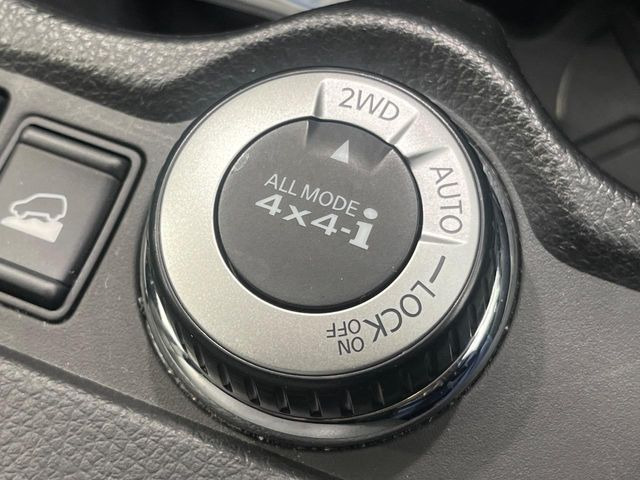 �y�I�[�����[�h4&times;4�z2WD/4WD���[�h����y�ɐ؂�ւ��\�B�R��d����2WD�A�X�^�b�N���ɖ𗧂�LOCK�AAUTO���[�h�ł�4WD�̔z���������Œ������A�H�ʏ󋵂��킸���肵��������T�|�[�g�B