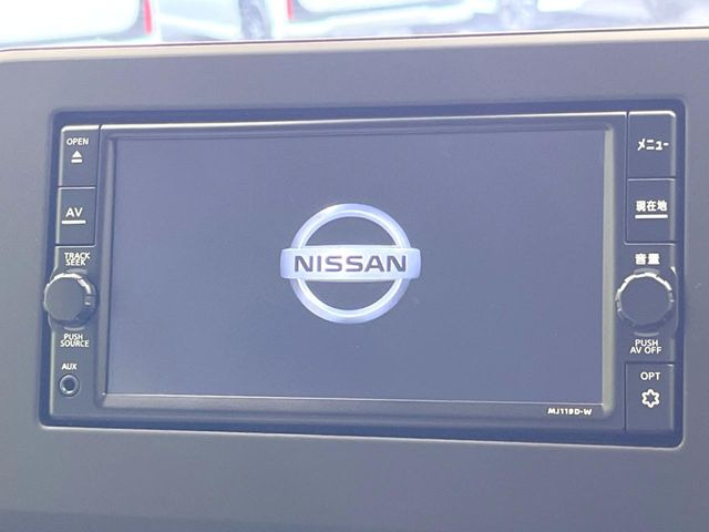 �y�����i�r�z�l�C�̏����i�r�𑕔����Ă���܂��B�i�r�̎g���₷���͂������A�I�[�f�B�I�@�\���[��!�L�����v�◷�s�͂������A�ʋ΂┃�����ȂǕ��i�̃h���C�u���y�����Ȃ�͂���