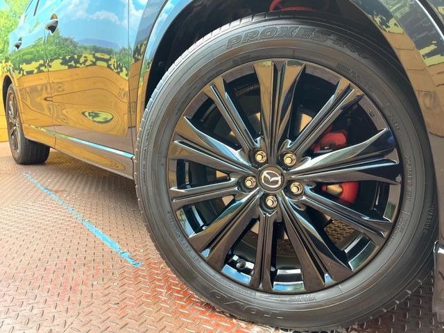 �y����19�C���`�A���~�z�C�[���z�O�ςɃ}�b�`���������A���~�z�C�[���𑕒����Ă���܂��B�e��ЊO�A���~�z�C�[����A�X�^�b�h���X�^�C�����戵�����Ă���܂��B���񂲑��k����������