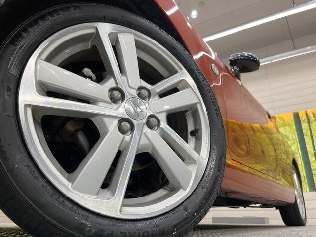 �y�����A���~�z�C�[���z�O�ςɃ}�b�`���������A���~�z�C�[���𑕒����Ă���܂��B�e��ЊO�A���~�z�C�[����A�X�^�b�h���X�^�C�����戵�����Ă���܂��B���񂲑��k����������