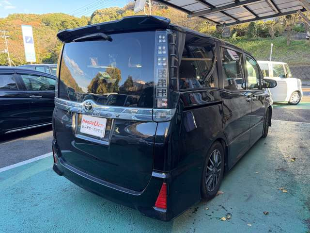 ヴォクシー2.0 ZS 煌