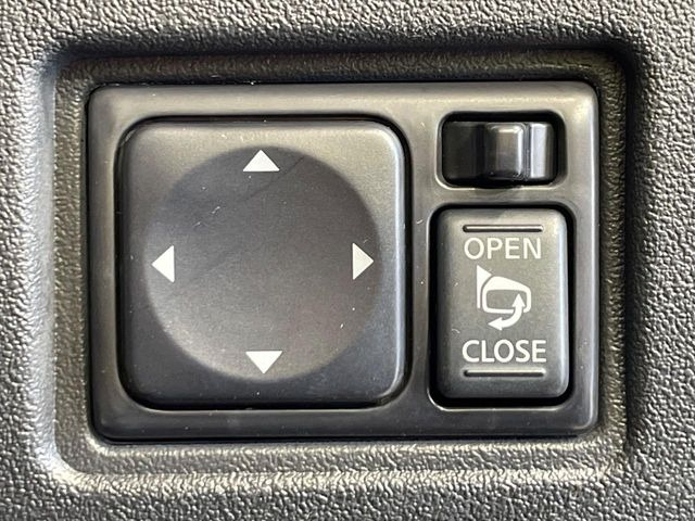 �y�d���i�[�~���[�z�T�C�h�~���[�͓d���i�[���ƂȂ��Ă���A�������ԏ�ł��L�Y�������X�N��}�����܂��B