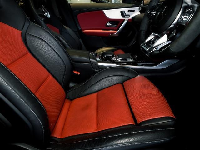 �g�̂���������x����`��ŁA���s���̈��芴�������݌v�ƂȂ��Ă���܂��B