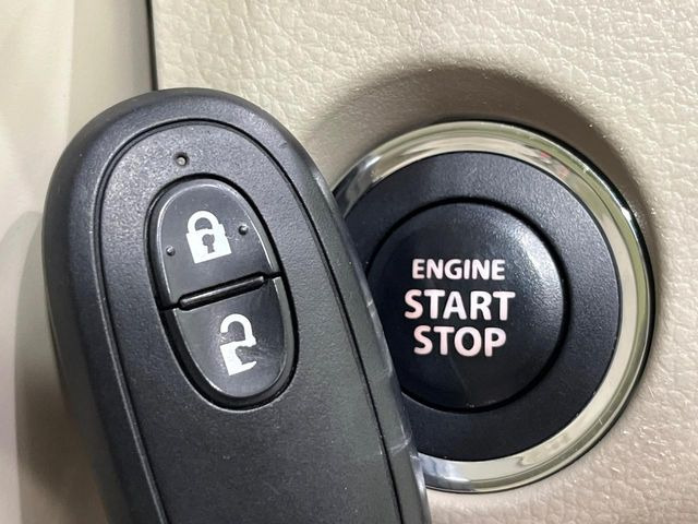 �y�L�[���X�X�^�[�g�V�X�e���z�J�o����|�P�b�g�ɓ��ꂽ�܂܂ł��h�A�̎{���E�������\�ȃX�}�[�g�L�[�𑕔��B�G���W���̃I���E�I�t�����J�M�����o���K�v����������Ƃ��Ă��֗��ł���