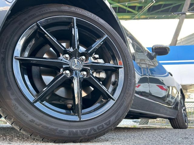 �y����16�C���`�A���~�z�C�[���z�O�ςɃ}�b�`���������A���~�z�C�[���𑕒����Ă���܂��B�e��ЊO�A���~�z�C�[����A�X�^�b�h���X�^�C�����戵�����Ă���܂��B���񂲑��k����������