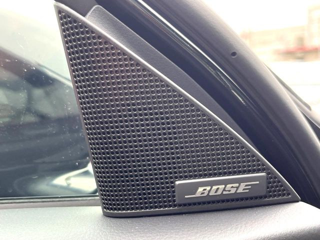 �yBOSE�T�E���h�V�X�e���z���i�ʃT�E���h�V�X�e���𓋍ځB��p�̃`���[�j���O���{���ꂽ�召�l�X�ȃX�s�[�J�[����ǎ��ȃT�E���h���t�ł��A�Տꊴ���ӂ�鉹����Ԃ����o���܂��B