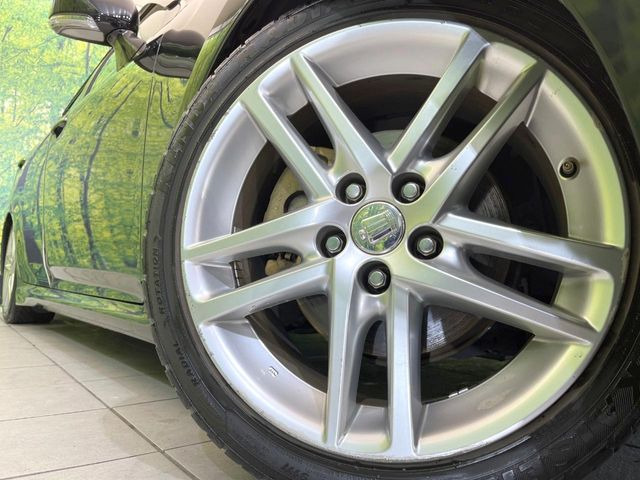 �y����18�C���`�A���~�z�C�[���z�O�ςɃ}�b�`���������A���~�z�C�[���𑕒����Ă���܂��B�e��ЊO�A���~�z�C�[����A�X�^�b�h���X�^�C�����戵�����Ă���܂��B���񂲑��k����������