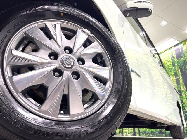 �y����15�C���`�A���~�z�C�[���z�O�ςɃ}�b�`���������A���~�z�C�[���𑕒����Ă���܂��B�e��ЊO�A���~�z�C�[����A�X�^�b�h���X�^�C�����戵�����Ă���܂��B���񂲑��k����������