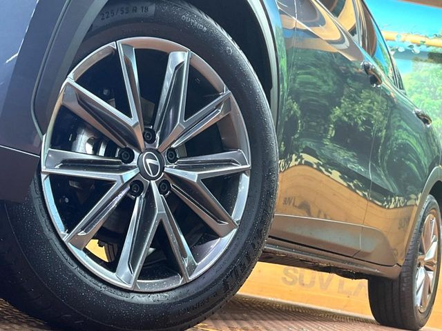 �y����18�C���`�A���~�z�C�[���z�O�ςɃ}�b�`���������A���~�z�C�[���𑕒����Ă���܂��B�e��ЊO�A���~�z�C�[����A�X�^�b�h���X�^�C�����戵�����Ă���܂��B���񂲑��k����������