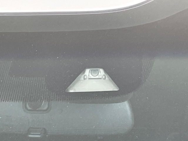 �y�z���_�Z���V���O�z���s���ɑO���̎ԗ�����F�����A�Փ˂������Ȏ��͌x��ƃu���[�L�ŏՓˉ���Ɣ�Q�y�����A�V�X�g�B�����S�Ƀh���C�u�����y���݂��������܂��B