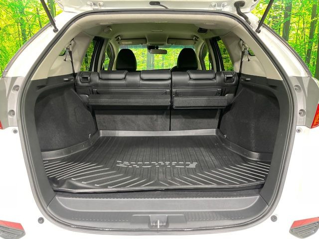 ���i�̂���������ʋ΁A���}���ɏ\���ȉ׎��X�y�[�X���m�ۂ��Ă���܂��B�Z�J���h�V�[�g��|���ƁA�傫�ȉו��̐ύڂ��\�ł���