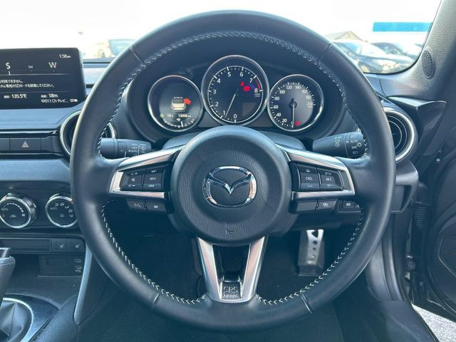 �y�����v�����X�e�A�����O�z�㎿�Ȋv���g�p���邱�ƂŁA��ɂ����������݂ƂĂ��^�]���₷���n���h���ł���