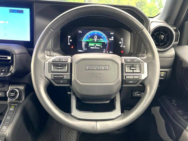 �y�����v�����X�e�A�����O�z�㎿�Ȋv���g�p���邱�ƂŁA��ɂ����������݂ƂĂ��^�]���₷���n���h���ł���