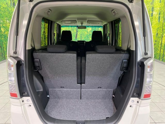 ���i�̂���������ʋ΁A���}���ɏ\���ȉ׎��X�y�[�X���m�ۂ��Ă���܂��B�Z�J���h�V�[�g��|���ƁA�傫�ȉו��̐ύڂ��\�ł���