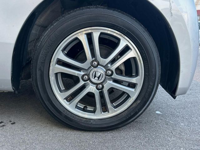 �y����14�C���`�A���~�z�C�[���z�O�ςɃ}�b�`���������A���~�z�C�[���𑕒����Ă���܂��B�e��ЊO�A���~�z�C�[����A�X�^�b�h���X�^�C�����戵�����Ă���܂��B���񂲑��k����������