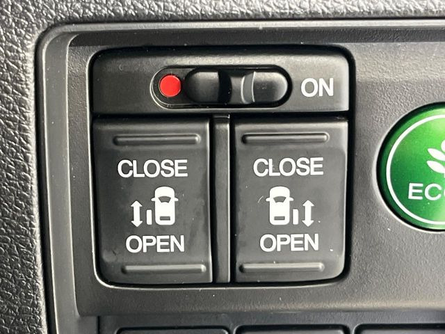 �y�����p���[�X���C�h�h�A�z�X�}�[�g�L�[��^�]�Ȃ̃X�C�b�`�Ō�ȗ����X���C�h�h�A�̊J���\���d��������͂����ăh�A���J����K�v�������A�����Ȃ��q�l�ł��ȒP�ɊJ���߂ł����K�ł���