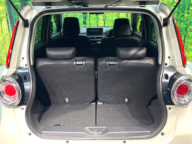 ���i�̂���������ʋ΁A���}���ɏ\���ȉ׎��X�y�[�X���m�ۂ��Ă���܂��B�Z�J���h�V�[�g��|���ƁA�傫�ȉו��̐ύڂ��\�ł���