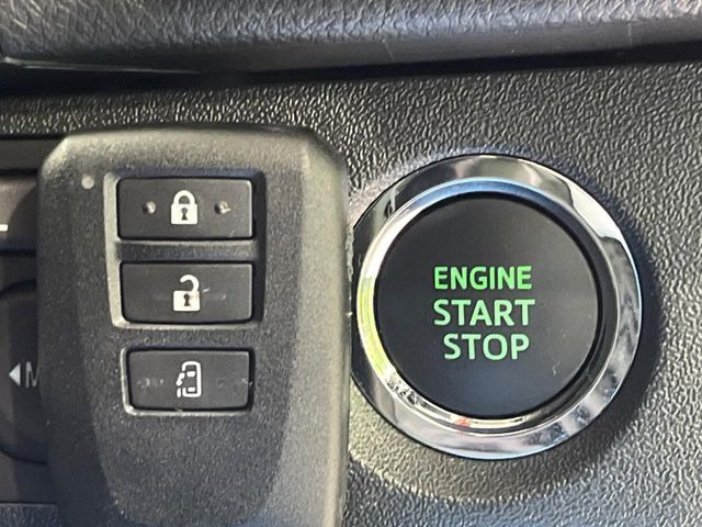 �y�X�}�[�g�L�[�z�J�o����|�P�b�g�ɓ��ꂽ�܂܂ł��h�A�̎{���E�������\�ȃX�}�[�g�L�[�𑕔��B�G���W���̃I���E�I�t�����J�M�����o���K�v����������Ƃ��Ă��֗��ł���