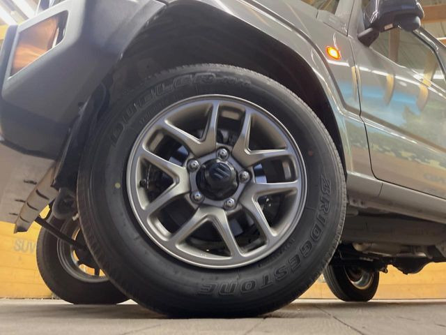 �y����16�C���`�A���~�z�C�[���z�O�ςɃ}�b�`���������A���~�z�C�[���𑕒����Ă���܂��B�e��ЊO�A���~�z�C�[����A�X�^�b�h���X�^�C�����戵�����Ă���܂��B���񂲑��k����������