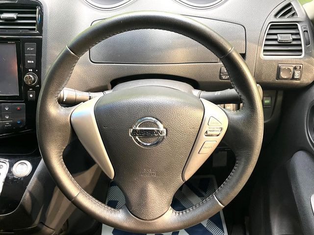 �y�����v�����X�e�A�����O�z�㎿�Ȋv���g�p���邱�ƂŁA��ɂ����������݂ƂĂ��^�]���₷���n���h���ł���