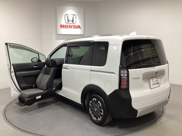 フリード1.5 クロスター 助手席リフトアップシート