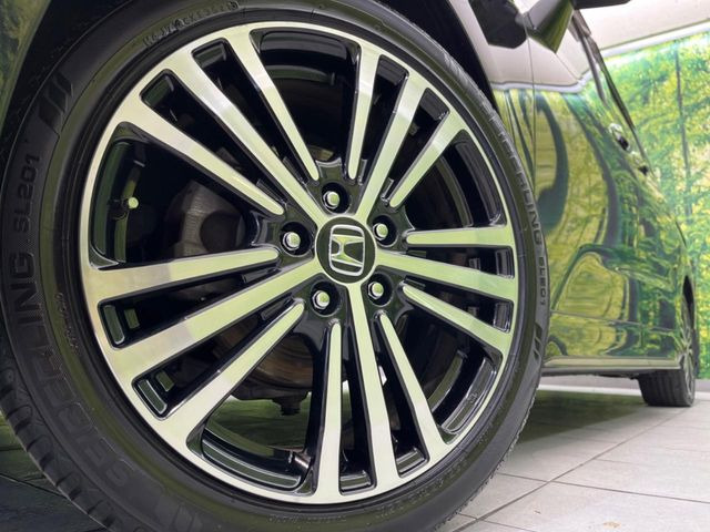 �y����18�C���`�A���~�z�C�[���z�O�ςɃ}�b�`���������A���~�z�C�[���𑕒����Ă���܂��B�e��ЊO�A���~�z�C�[����A�X�^�b�h���X�^�C�����戵�����Ă���܂��B���񂲑��k����������