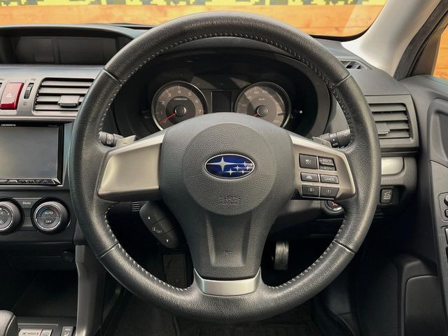 �y�����v�����X�e�A�����O�z�㎿�Ȋv���g�p���邱�ƂŁA��ɂ����������݂ƂĂ��^�]���₷���n���h���ł���