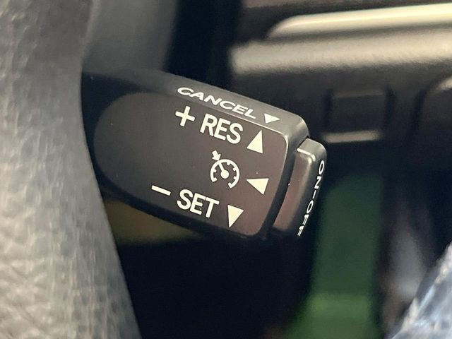 �y�N���[�Y�R���g���[���z�������H�����N���N���s�B�A�N�Z���𗣂��Ă���葬�x�ő��s���ł��A�������^�]���̕��S���y��!�����E�������ȒP�ȃX�C�b�`����Œ����ł��܂��B