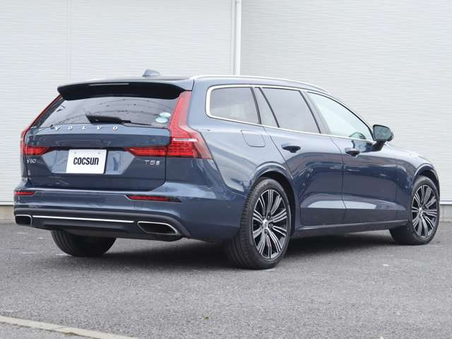 �G���W���I�C���̓t�����X��MOTUL(���`���[��)���g�p���Ă��܂��B�V���{���{�e���f���ɓK������قȂ�S�x�̃I�C�������p�ӂ��Ă��܂��B