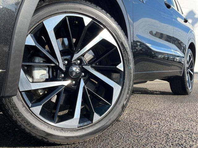 �y����20�C���`�A���~�z�C�[���z�O�ςɃ}�b�`���������A���~�z�C�[���𑕒����Ă���܂��B�e��ЊO�A���~�z�C�[����A�X�^�b�h���X�^�C�����戵�����Ă���܂��B���񂲑��k����������