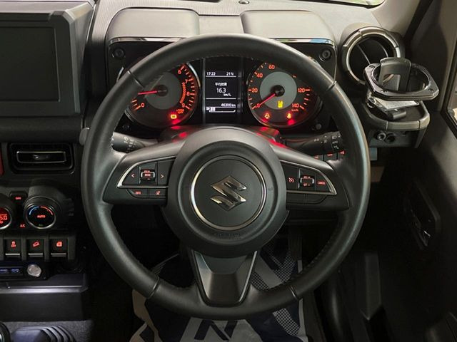 �y�����v�����X�e�A�����O�z�㎿�Ȋv���g�p���邱�ƂŁA��ɂ����������݂ƂĂ��^�]���₷���n���h���ł���