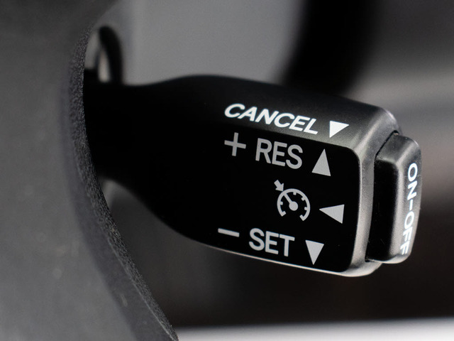 �y�I�[�g�N���[�Y�R���g���[���z���ځB�A�N�Z������Ȃ��ł��Ԃ������ŃX�s�[�h��ۂ��Ă����@�\�ł��������̍����͊y�X�ł�