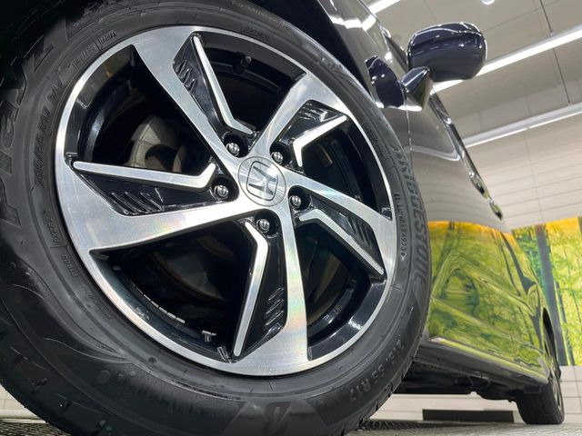 �y����17���`�A���~�z�C�[���z�O�ςɃ}�b�`���������A���~�z�C�[���𑕒����Ă���܂��B�e��ЊO�A���~�z�C�[����A�X�^�b�h���X�^�C�����戵�����Ă���܂��B���񂲑��k����������