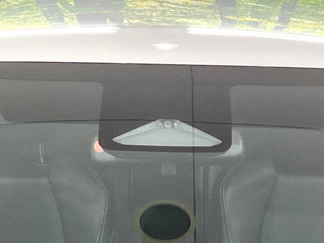 �y�g���^�Z�[�t�e�B�Z���X�z���s���ɑO���̎ԗ�����F�����A�Փ˂������Ȏ��͌x��ƃu���[�L�ŏՓˉ���Ɣ�Q�y�����A�V�X�g�B�����S�Ƀh���C�u�����y���݂��������܂��B