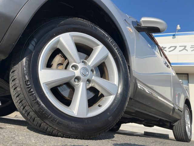 �y����17�C���`�A���~�z�C�[���z�O�ςɃ}�b�`���������A���~�z�C�[���𑕒����Ă���܂��B�e��ЊO�A���~�z�C�[����A�X�^�b�h���X�^�C�����戵�����Ă���܂��B���񂲑��k����������