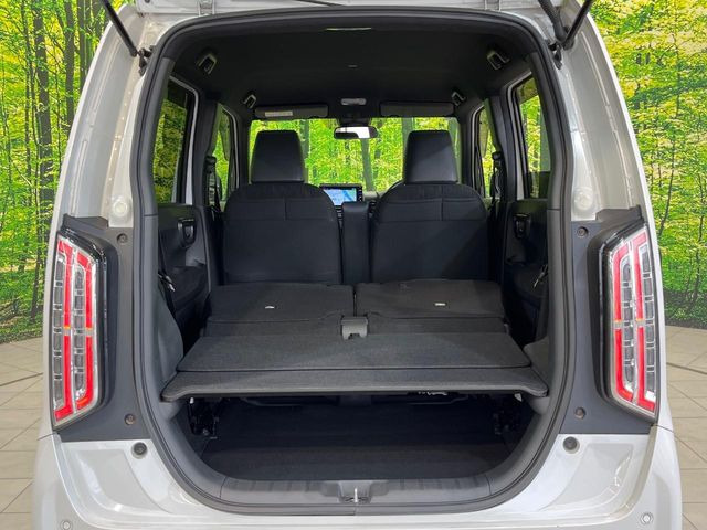 ���i�̂���������ʋ΁A���}���ɏ\���ȉ׎��X�y�[�X���m�ۂ��Ă���܂��B�Z�J���h�V�[�g��|���ƁA�傫�ȉו��̐ύڂ��\�ł���