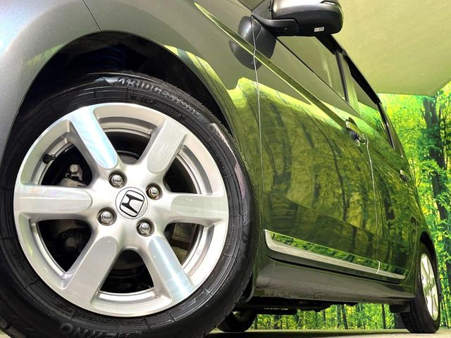 �y����14�C���`�A���~�z�C�[���z�O�ςɃ}�b�`���������A���~�z�C�[���𑕒����Ă���܂��B�e��ЊO�A���~�z�C�[����A�X�^�b�h���X�^�C�����戵�����Ă���܂��B���񂲑��k����������