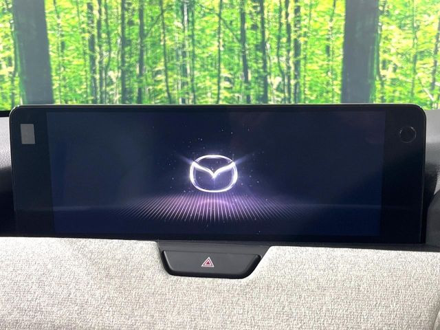 �y12.3�C���`�}�c�_�R�l�N�g�z�ԓ��̕��͋C�Ƀ}�b�`������^�f�B�X�v���C�B�X�}�z�ڑ��ł̃i�r�g�p��Bluetooth�Đ����A�l�X�ȋ@�\���y���߂܂��B�����I�ȃ_�C�������삪�\�ŁA�g��������ǍD�ł��B