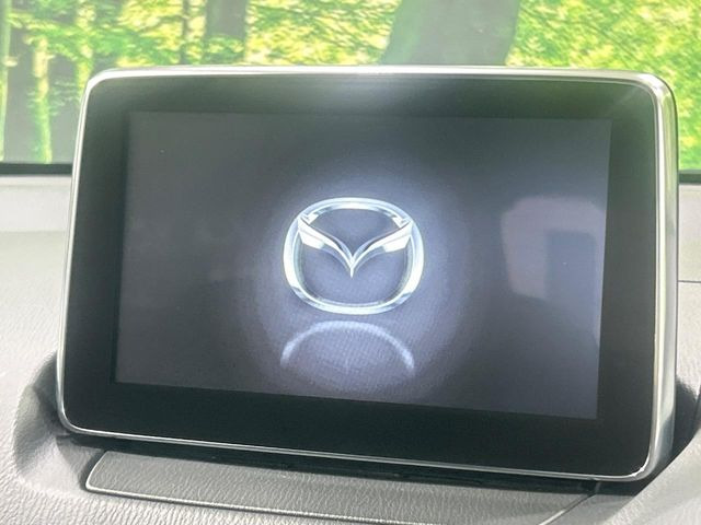 �y�}�c�_�R�l�N�g�i�r�z�ԓ��̕��͋C�Ƀ}�b�`������̌^�^�C�v�̃i�r�B�e����q�ݒ��Bluetooth�Đ����A�l�X�ȋ@�\���y���߂܂��B�����I�ȃ_�C�������삪�\�ŁA�g��������ǍD�ł��B