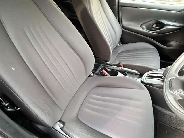 ���̋Ǝ҂ɂ������ې􂢁A�V�[�g�̃^�o�R�Ȃǂɂ��R�Q���̃��y�A��(�L��)�������Ă���܂��B