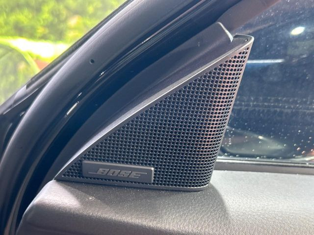 �yBOSE�T�E���h�V�X�e���z���[�J�[�I�v�V�����̍��i�ʃT�E���h�V�X�e���𓋍ځB��p�̃`���[�j���O���{���ꂽ�召�l�X�ȃX�s�[�J�[����ǎ��ȃT�E���h���t�ł��A�Տꊴ���ӂ�鉹����Ԃ����o���܂��B