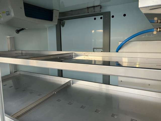 キャリイ移動販売冷凍車 1WAY 40リットル 清水・排水タンク仕様 4WD