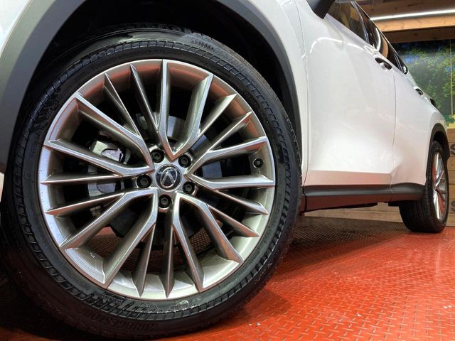 �y����20�C���`�A���~�z�C�[���z�O�ςɃ}�b�`���������A���~�z�C�[���𑕒����Ă���܂��B�e��ЊO�A���~�z�C�[����A�X�^�b�h���X�^�C�����戵�����Ă���܂��B���񂲑��k����������