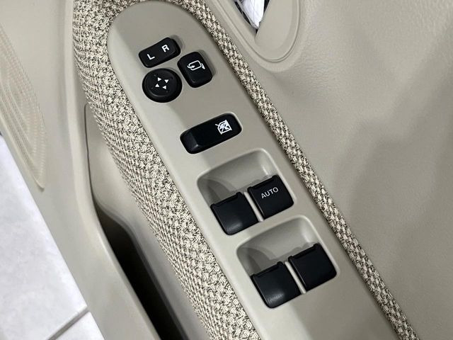 �y�d���i�[�~���[�z�T�C�h�~���[�͓d���i�[���ƂȂ��Ă���A�������ԏ�ł��L�Y�������X�N��}�����܂��B