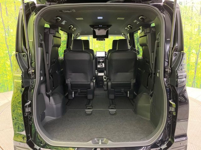 ���i�̂���������ʋ΁A���}���ɏ\���ȉ׎��X�y�[�X���m�ۂ��Ă���܂��B�Z�J���h�V�[�g��|���ƁA�傫�ȉו��̐ύڂ��\�ł���