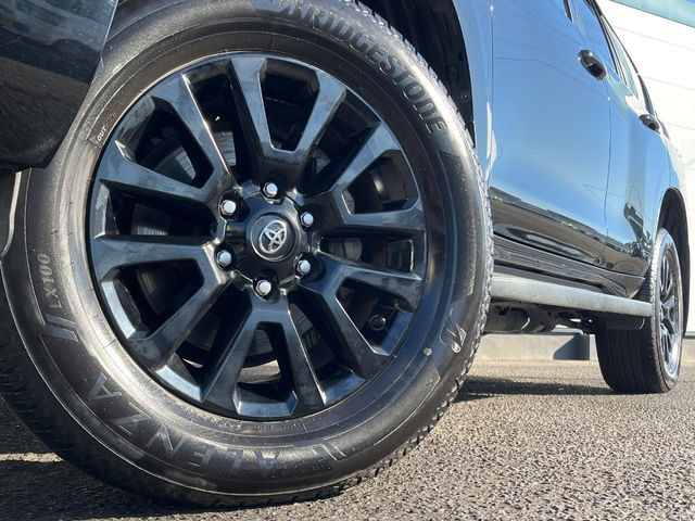 �y�O���[�h��p����18�C���`�A���~�z�C�[���z�f�U�C�����̍��������A���~�z�C�[���𑕒����Ă���܂��B�e��ЊO�A���~�z�C�[����A�X�^�b�h���X�^�C�����戵�����Ă���܂��B���񂲑��k����������