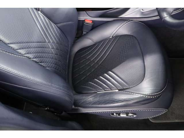 �������ꂽ�݂���DBX�^�]�ȁB��e�͂���V�[�g�ƒ����I�ȑ��쐫���A�����Ԃ̃h���C�u�������㎿�Ȏ��Ԃ֓����܂��B