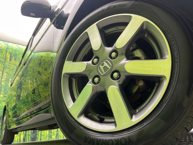 �y�����A���~�z�C�[���z�O�ςɃ}�b�`���������A���~�z�C�[���𑕒����Ă���܂��B�e��ЊO�A���~�z�C�[����A�X�^�b�h���X�^�C�����戵�����Ă���܂��B���񂲑��k����������