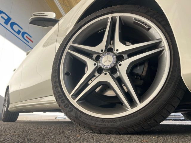 �y����18�C���`�A���~�z�C�[���z�O�ςɃ}�b�`���������A���~�z�C�[���𑕒����Ă���܂��B�e��ЊO�A���~�z�C�[����A�X�^�b�h���X�^�C�����戵�����Ă���܂��B���񂲑��k����������